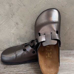 NWOB Birkenstock Boston Clogs Metallic